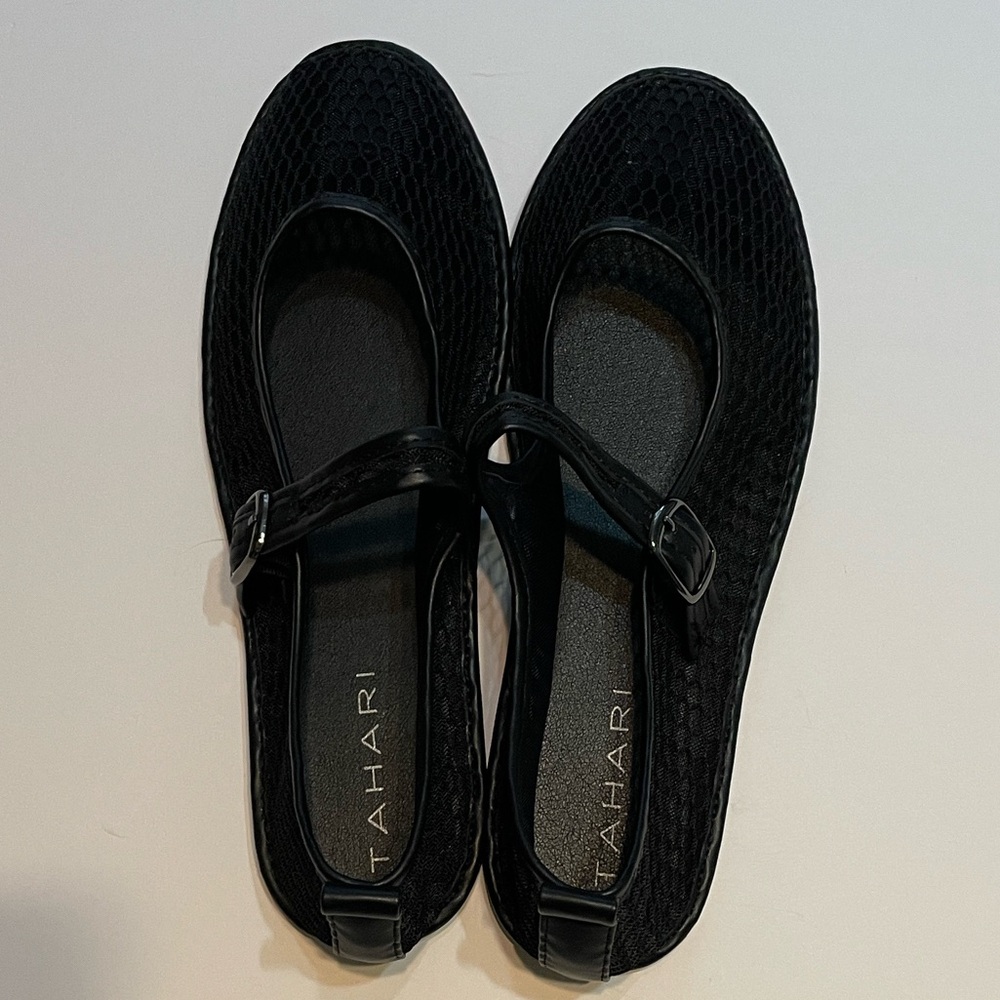 Tahari Women's Black Textured Flats